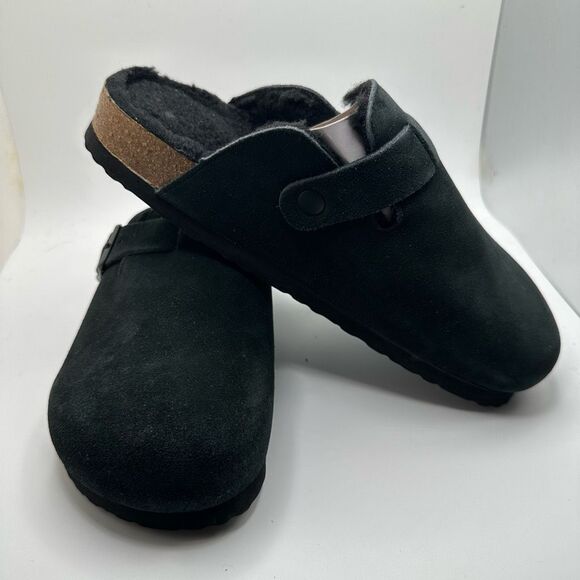 CUSHIONAIRE Women's Hana Cork footbed clog with Genuine Leather upper, Faux Fur - Picture 6 of 7